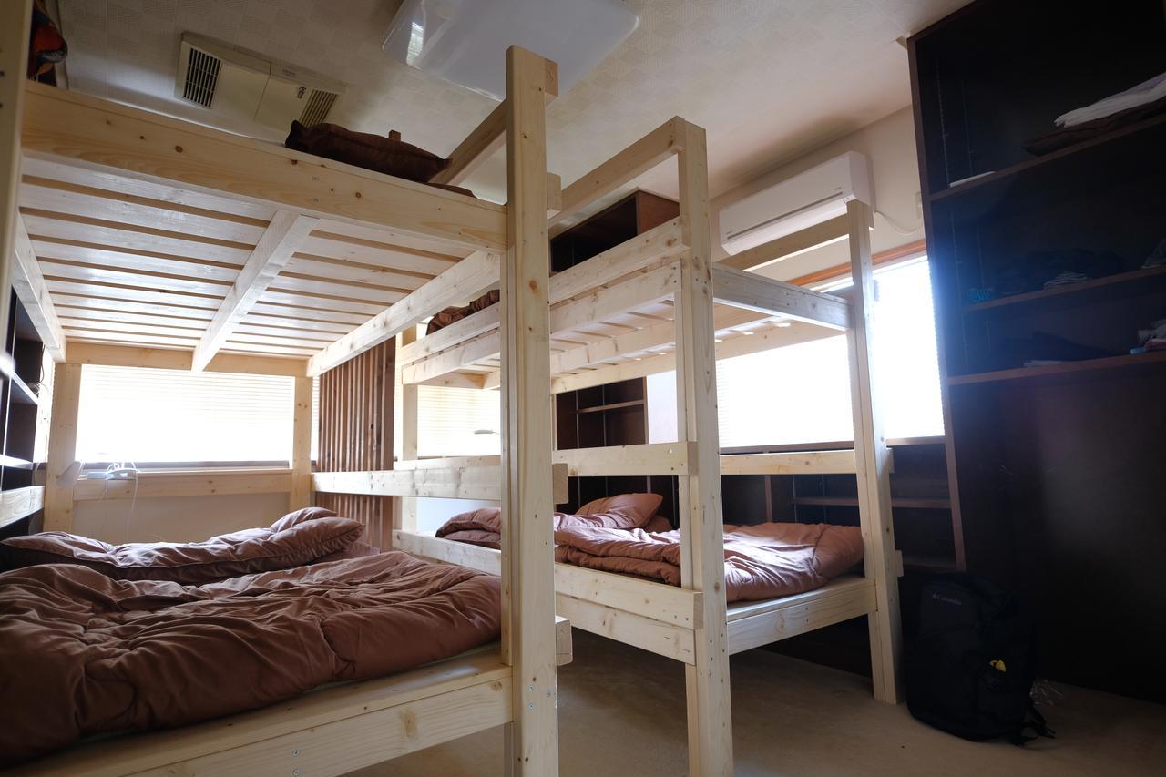 Отель Tokiwa Kamakura Backpackers Экстерьер фото