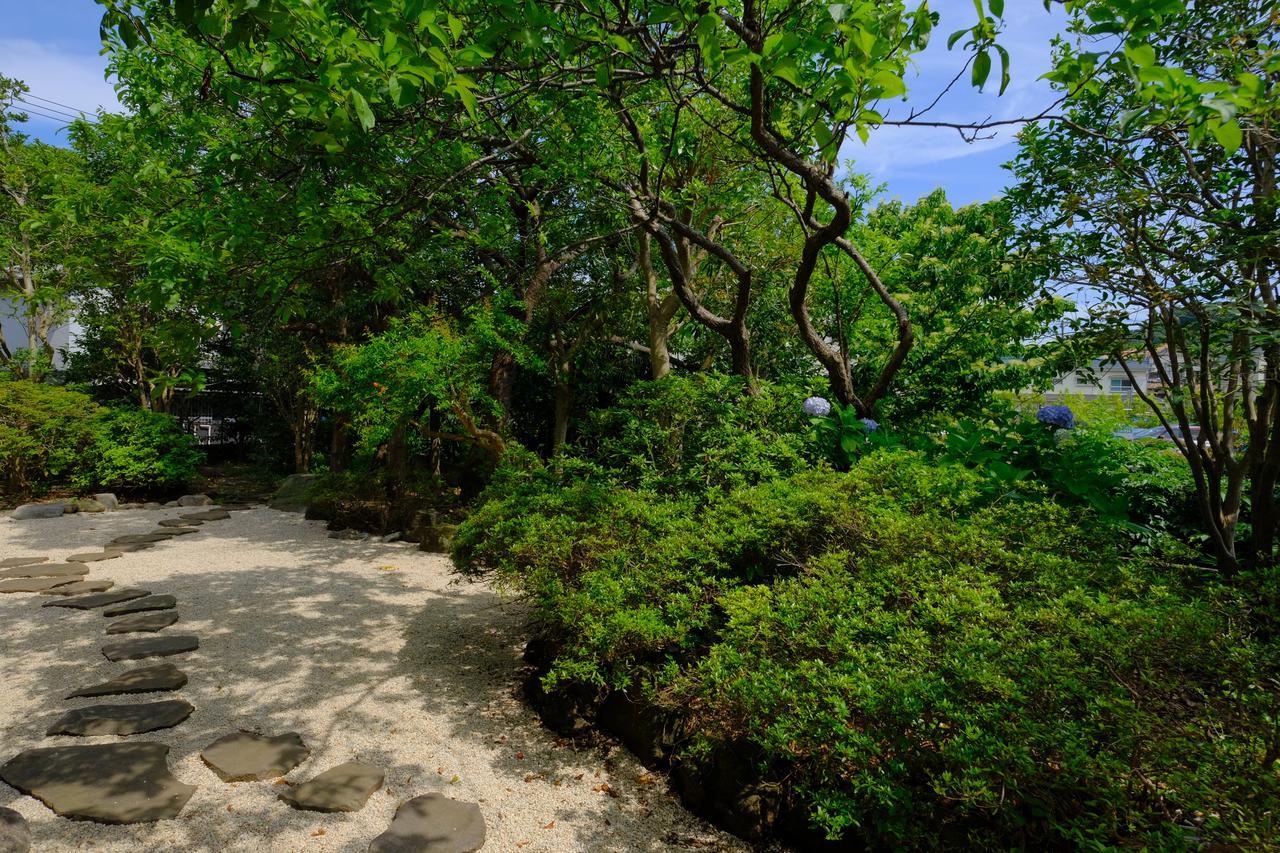 Отель Tokiwa Kamakura Backpackers Экстерьер фото