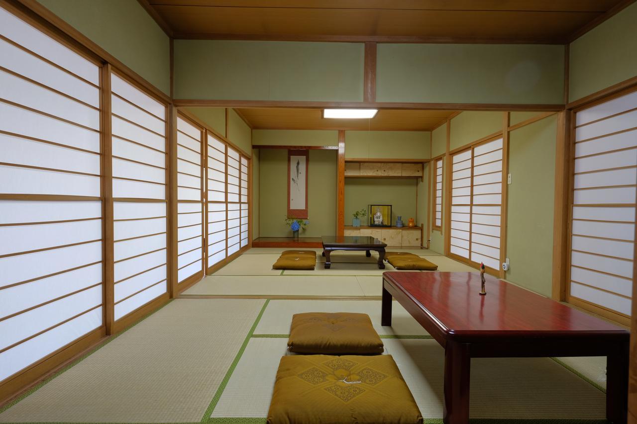Отель Tokiwa Kamakura Backpackers Экстерьер фото